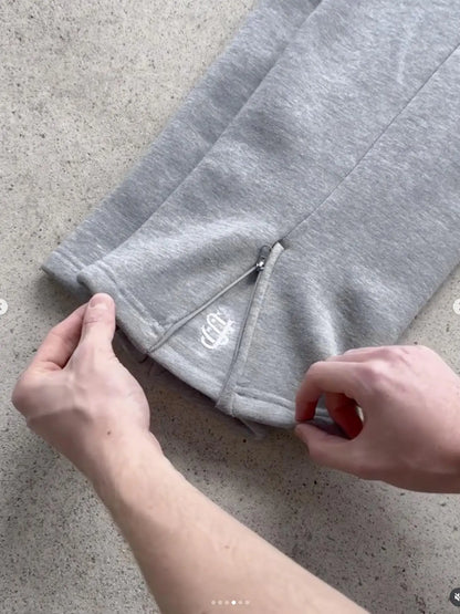 SU Crest Sweats