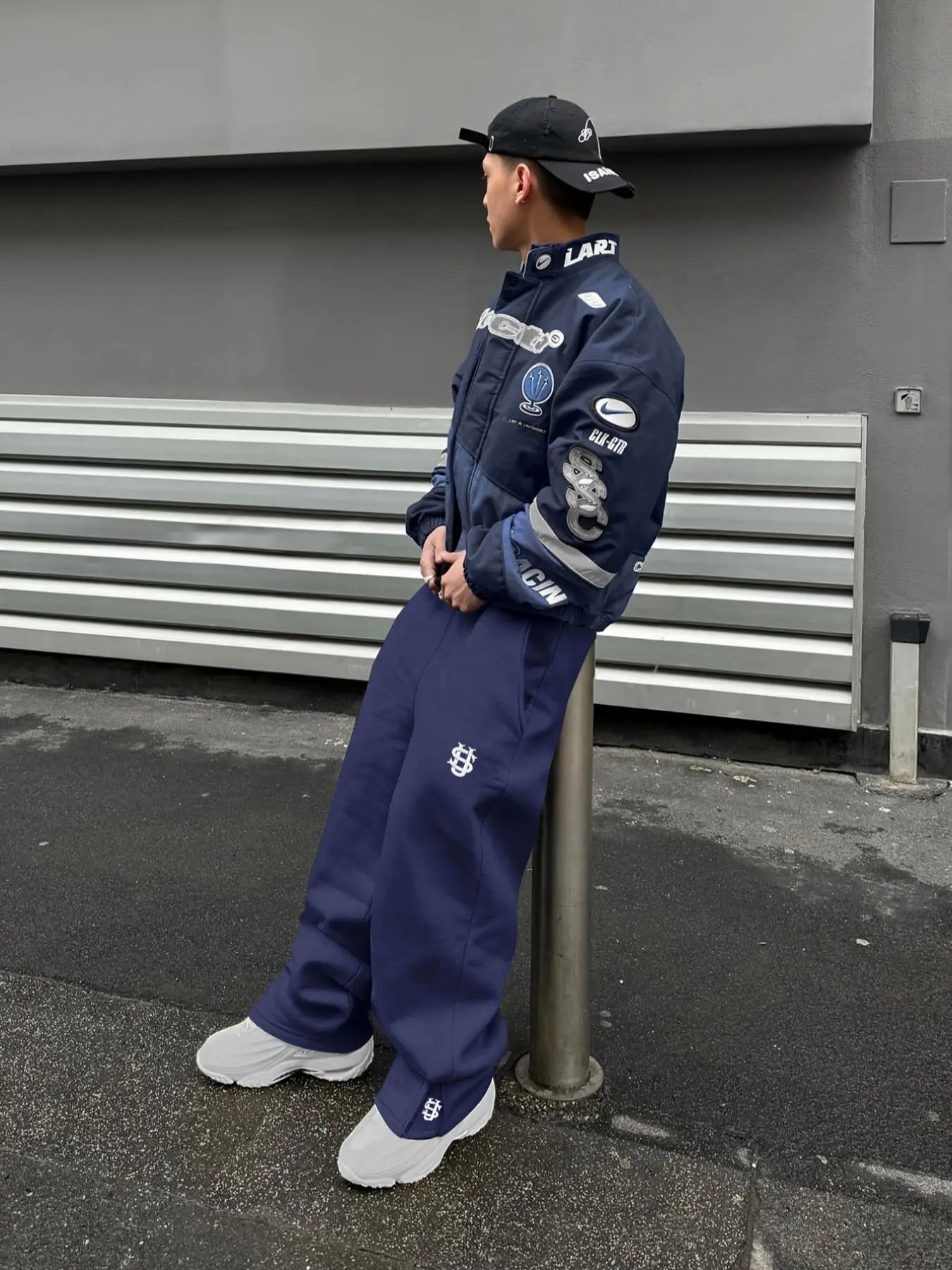 SU Crest Sweats
