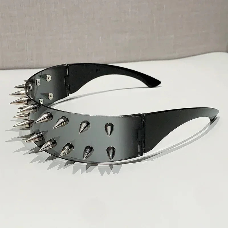 Cyberpunk Demon Eyewear Metal Rivet Party Sunglasses Steampunk Punk for Women Men Designer Sun Glasses Shade Eyewear