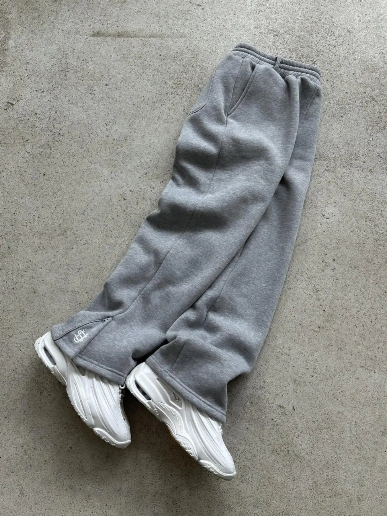 SU Crest Sweats