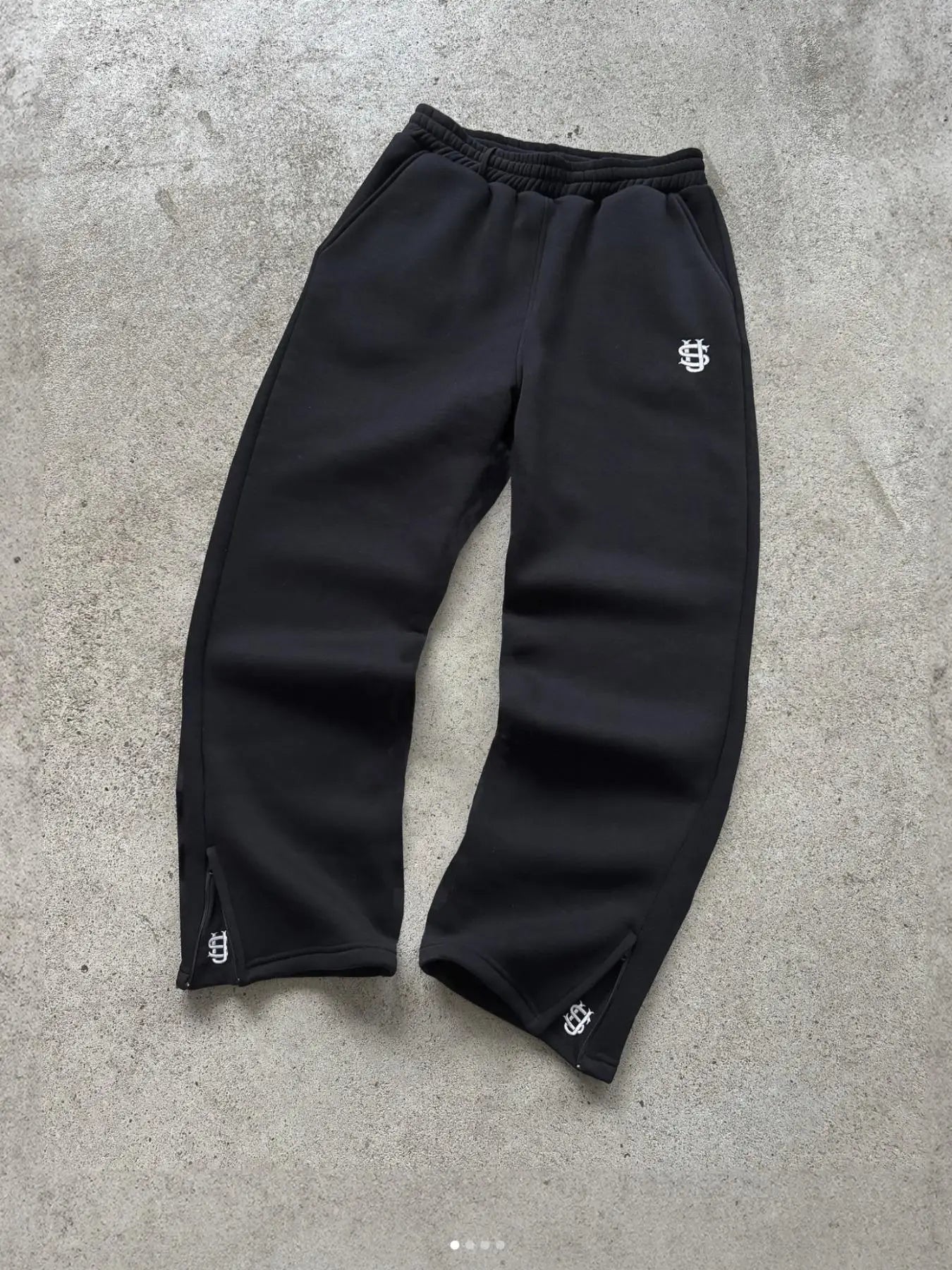 SU Crest Sweats