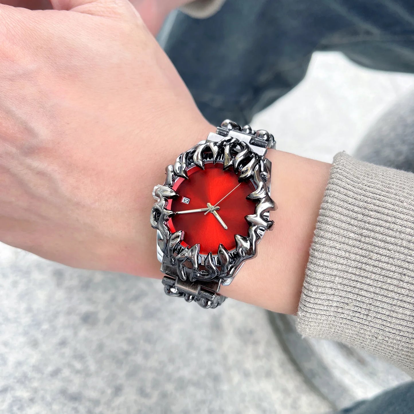 fashion heterosexual claw watch alabaster style retro Y2K European American watches special shaped advanced ins niche watches